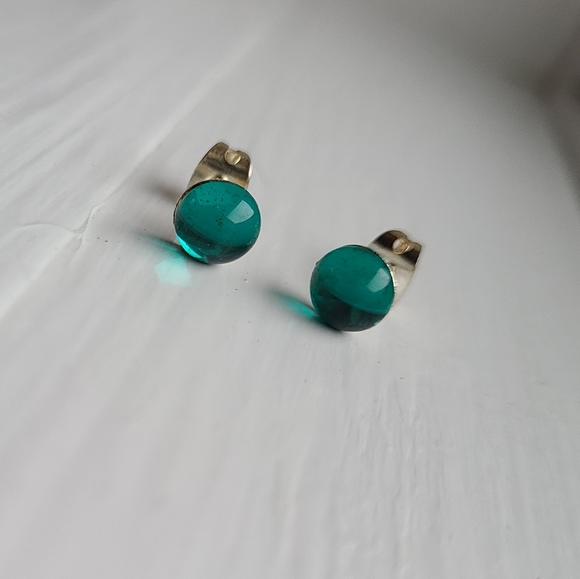 Handmade Green Earring - Picture 3 of 5